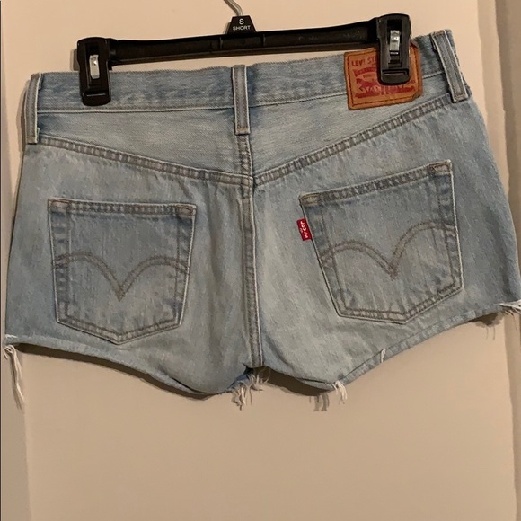 Levi’s shorts - Picture 2 of 2